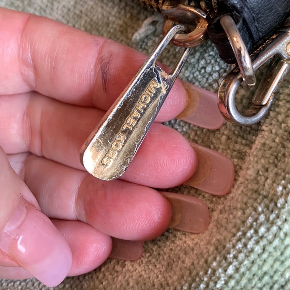 Michael Kors Wristlet Wallet🔥 - Picture 4 of 12